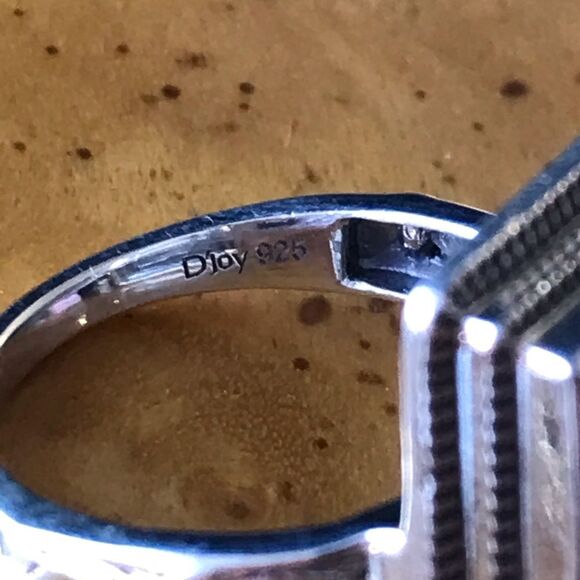 White Buffalo Sterling Silver Ring Size 7 - Picture 5 of 8